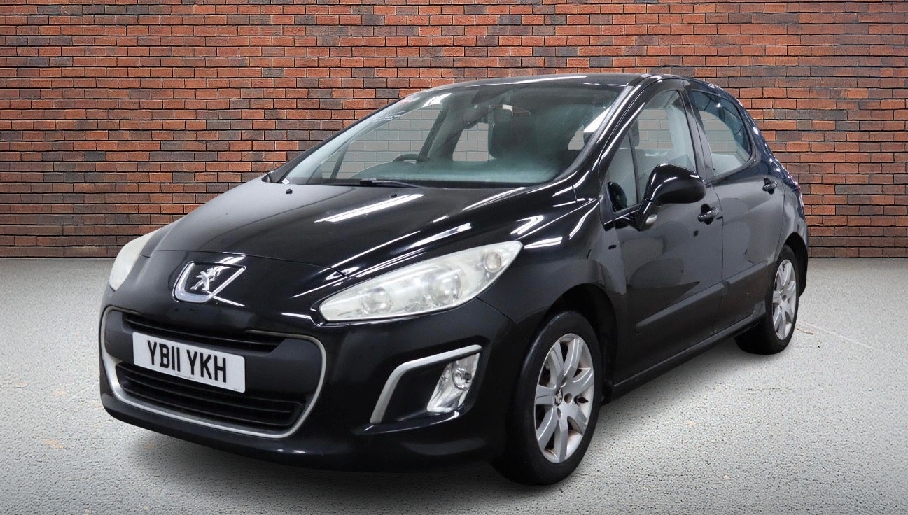 Used Peugeot 308 2011 for sale - 76854743: Photo 2