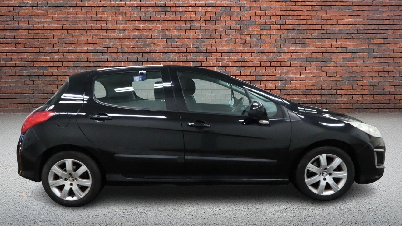 Used Peugeot 308 2011 for sale - 76854743: Photo 5