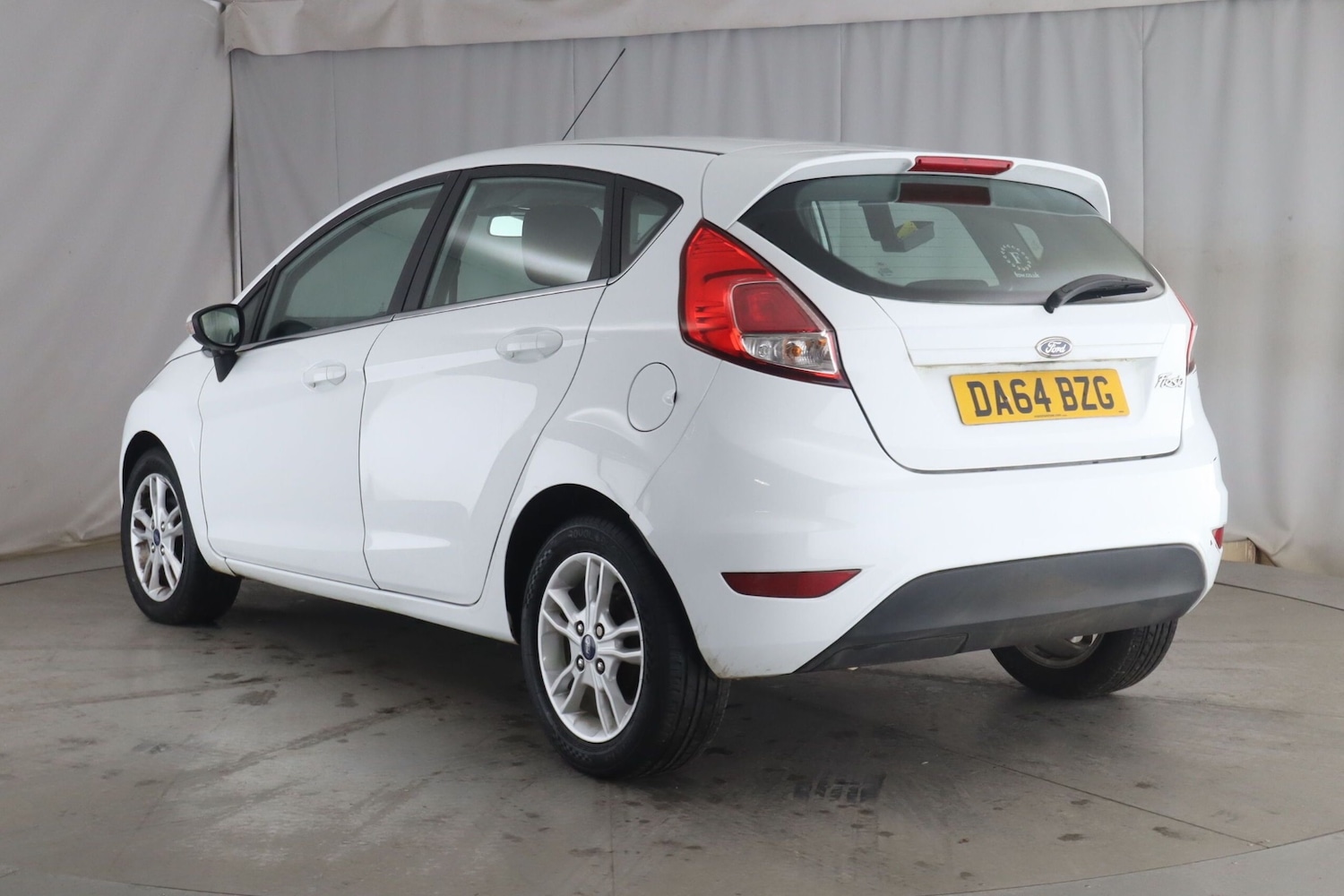 Used Ford Fiesta 2015 for sale - 76848910: Photo 3
