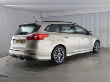 Used Ford Focus 2017 for sale - 76627341: Photo