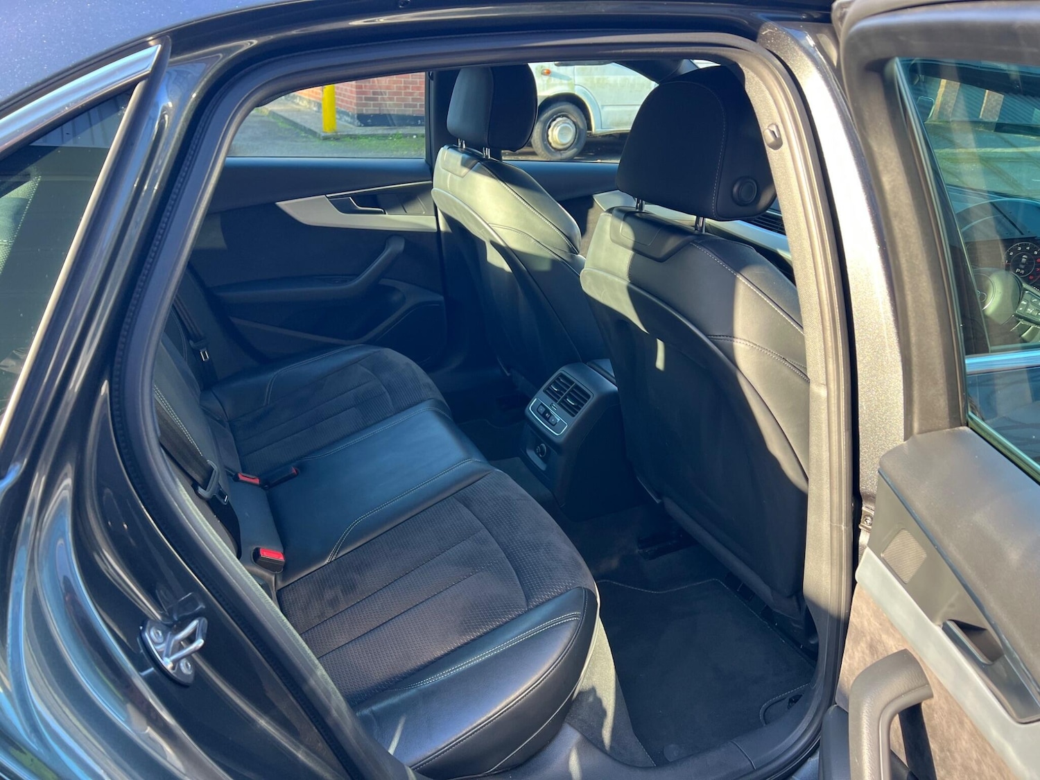 Used Audi A4 2018 for sale - 77015711: Photo 10