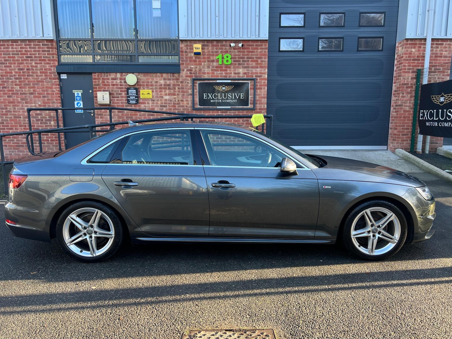 Used Audi A4 2018 for sale - 77015711: Photo 2