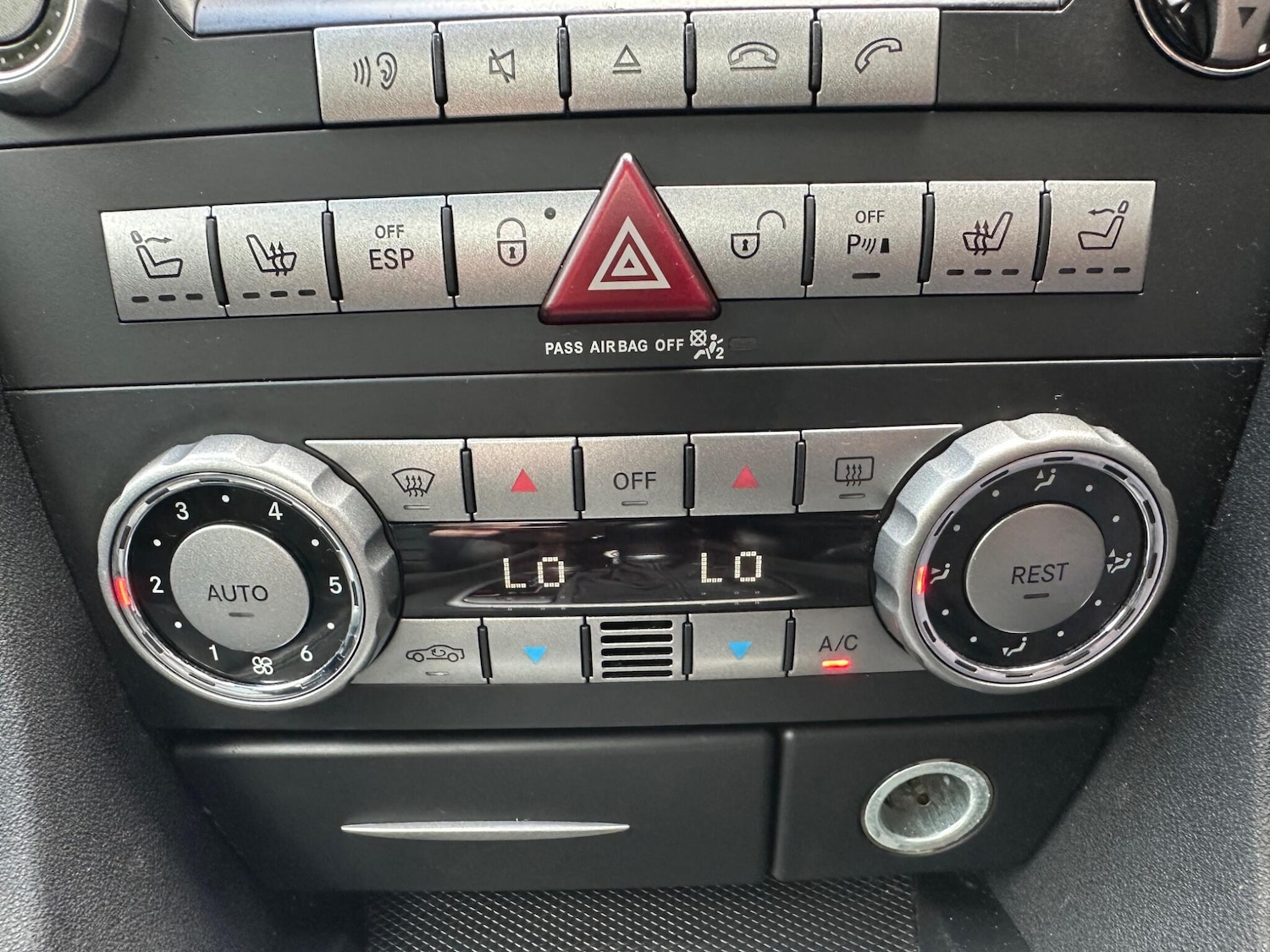 Used Mercedes-Benz SLK 2005 for sale - 76095081: Photo 29