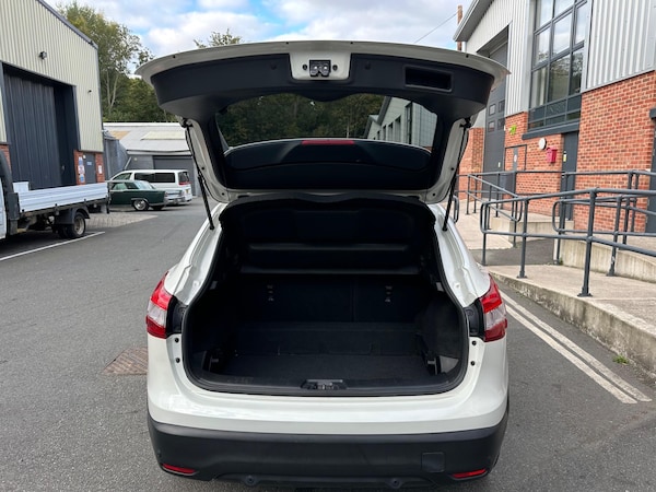 Used Nissan Qashqai 2017 for sale - 76215018: Photo 11