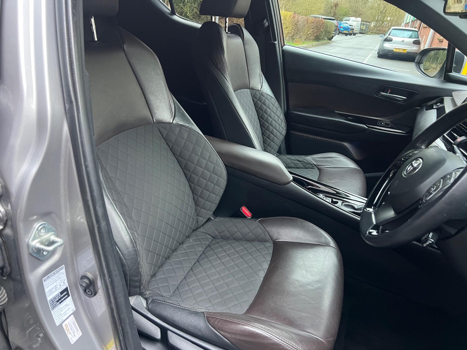 Used Toyota C-HR 2018 for sale - 77549647: Photo 11