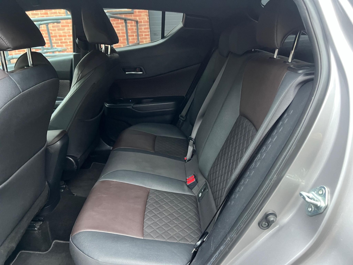 Used Toyota C-HR 2018 for sale - 77549647: Photo 13