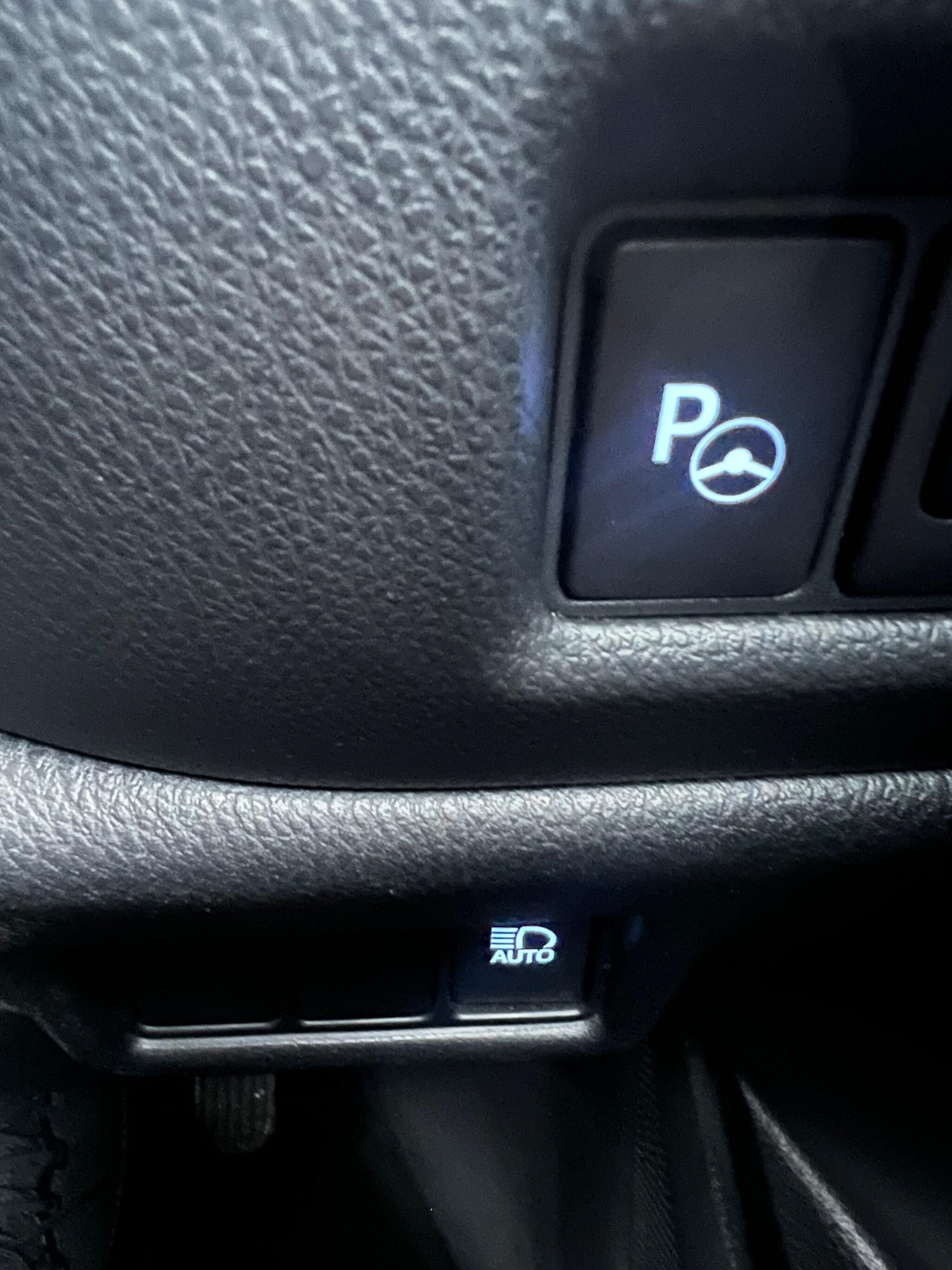 Used Toyota C-HR 2018 for sale - 77549647: Photo 14