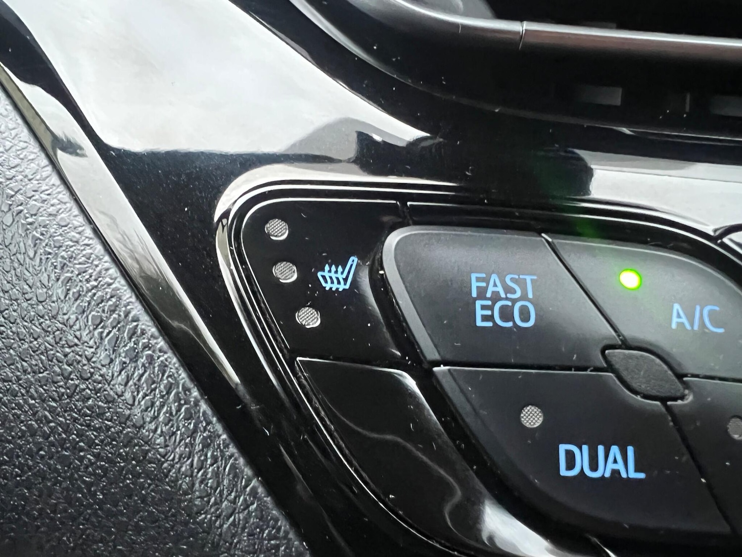 Used Toyota C-HR 2018 for sale - 77549647: Photo 17