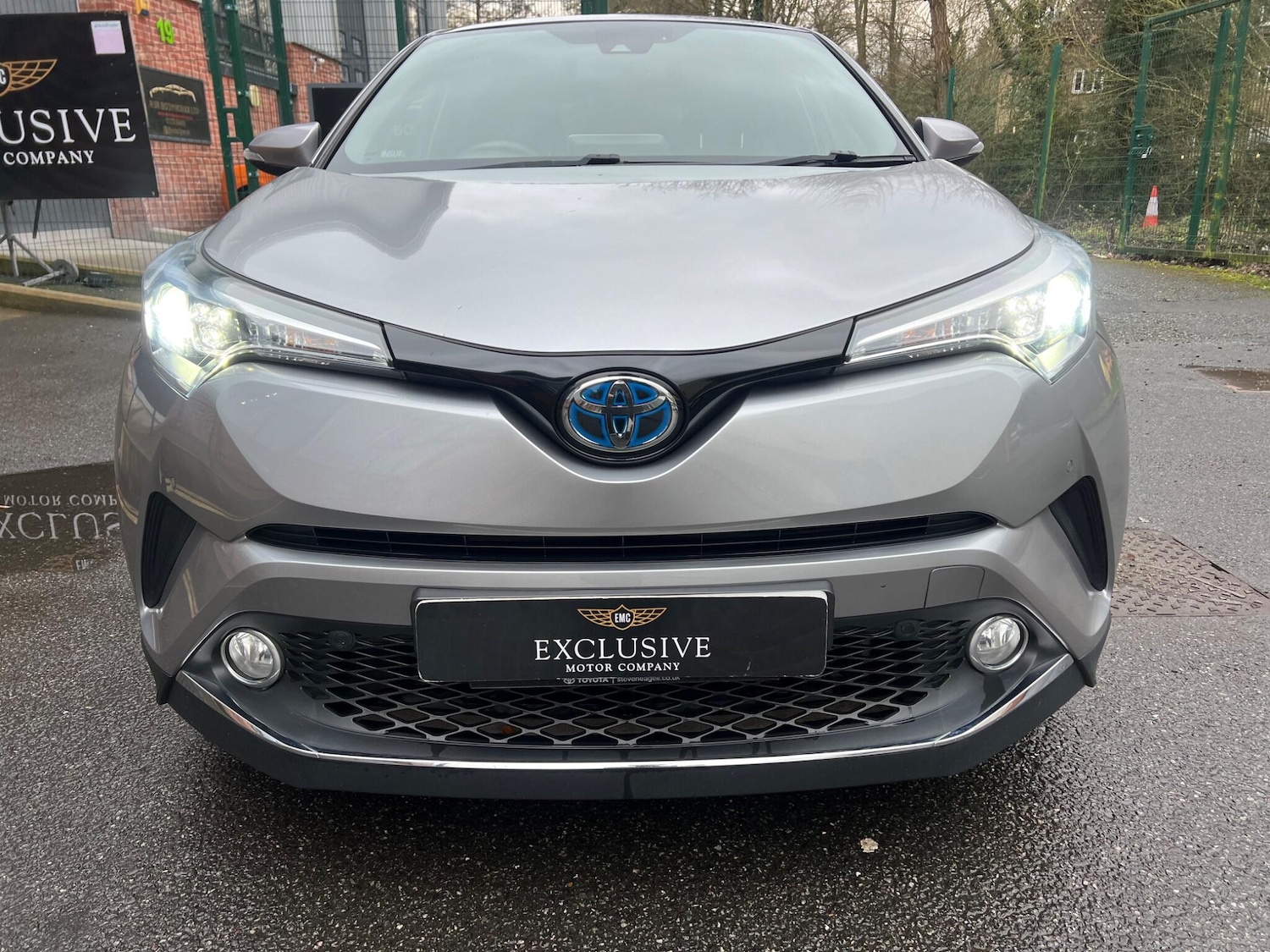 Used Toyota C-HR 2018 for sale - 77549647: Photo 2