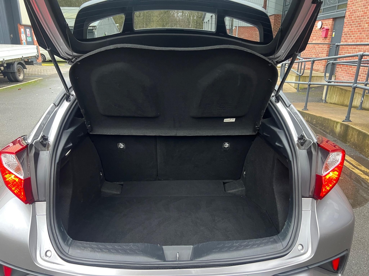 Used Toyota C-HR 2018 for sale - 77549647: Photo 21