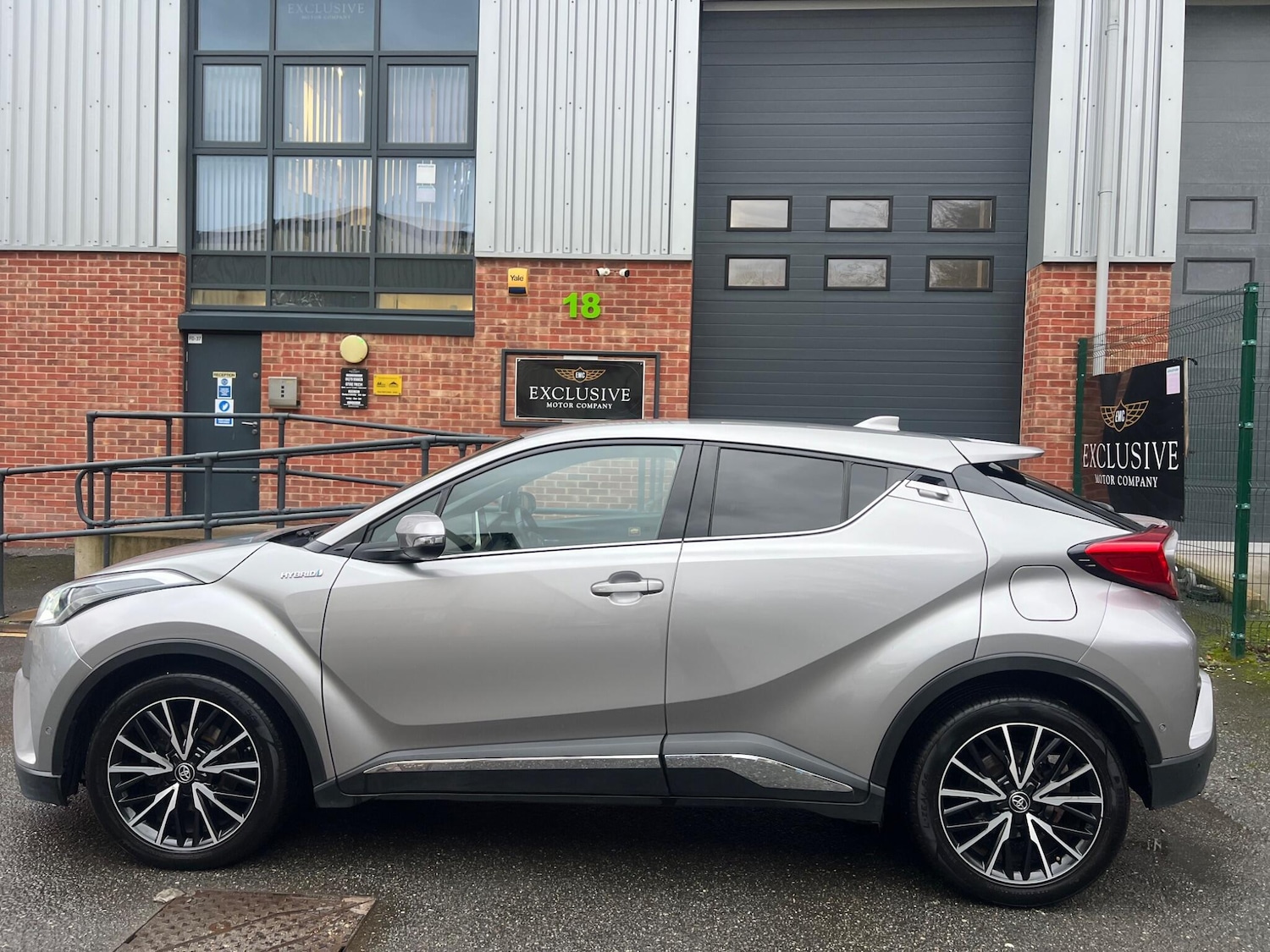 Used Toyota C-HR 2018 for sale - 77549647: Photo 6