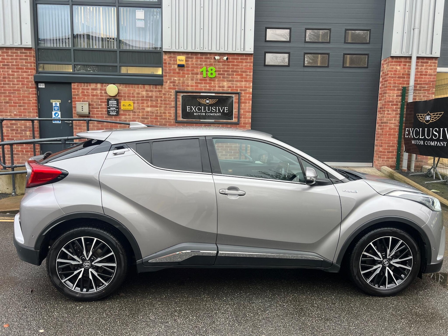 Used Toyota C-HR 2018 for sale - 77549647: Photo 8
