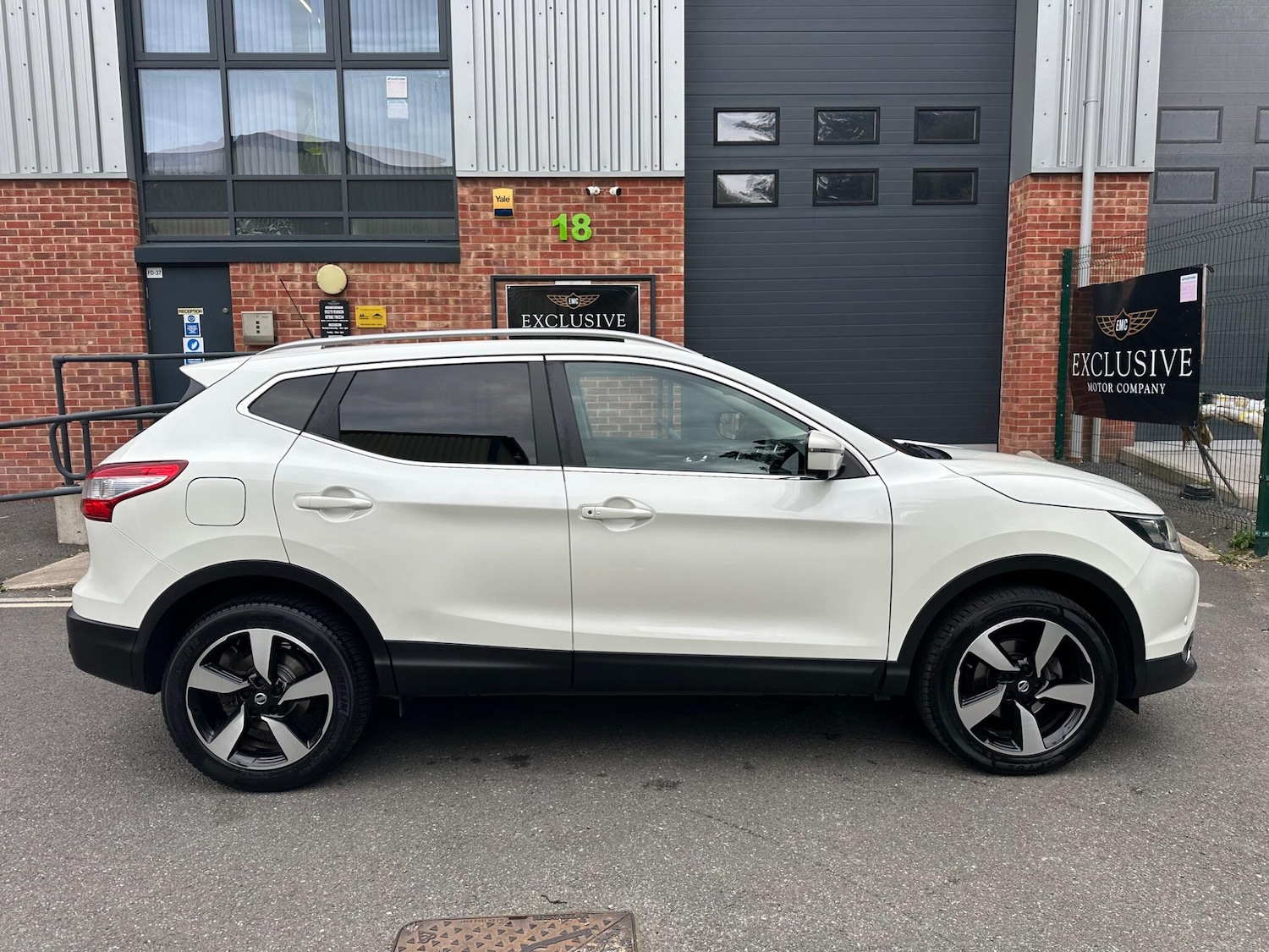 Used Nissan Qashqai 2017 for sale - 76094132: Photo 3