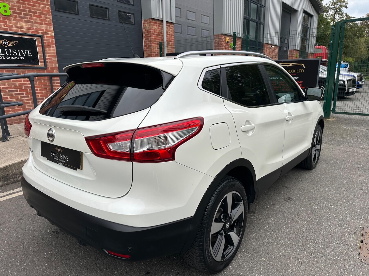 Used Nissan Qashqai 2017 for sale - 76094132: Photo 4