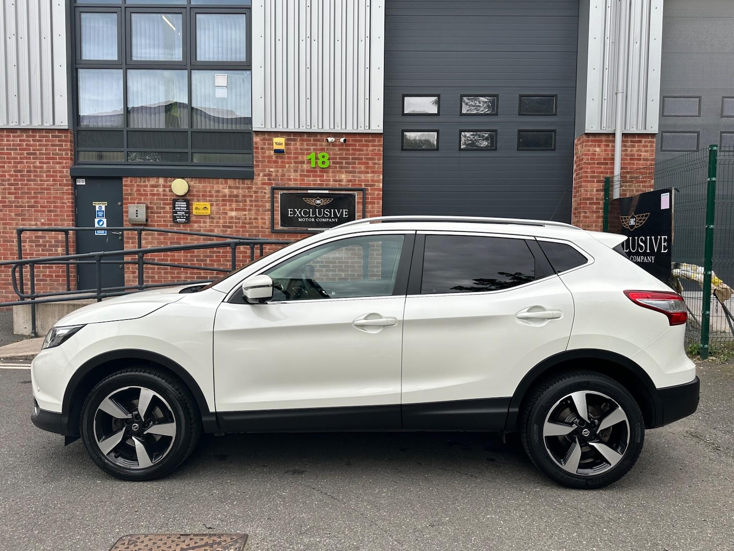 Used Nissan Qashqai 2017 for sale - 76094132: Photo 9