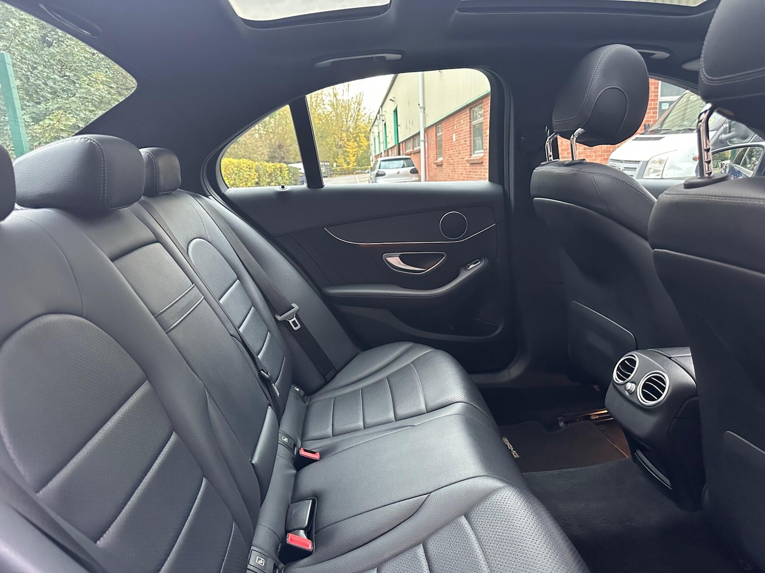 Used Mercedes-Benz C Class 2018 for sale - 76423378: Photo 23