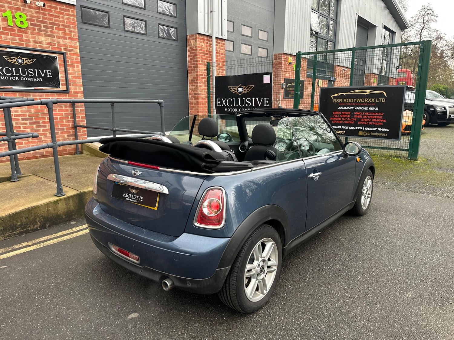 Used MINI Convertible 2010 for sale - 77376165: Photo 10
