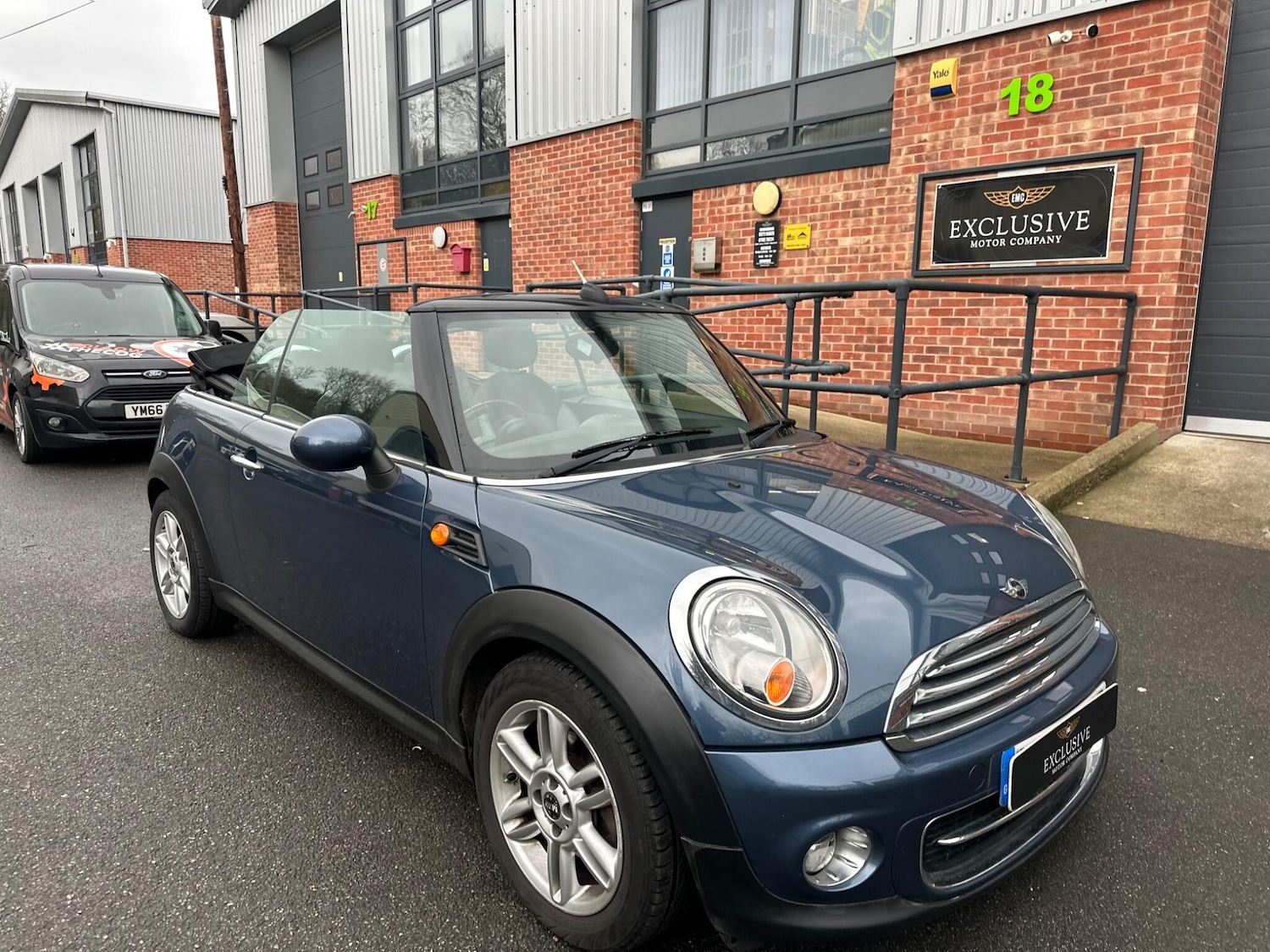 Used MINI Convertible 2010 for sale - 77376165: Photo 11