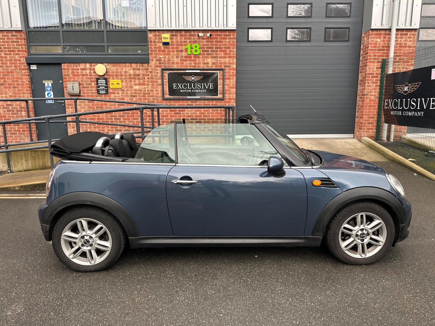 Used MINI Convertible 2010 for sale - 77376165: Photo 12
