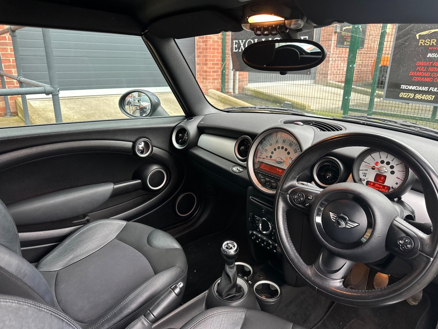 Used MINI Convertible 2010 for sale - 77376165: Photo 6