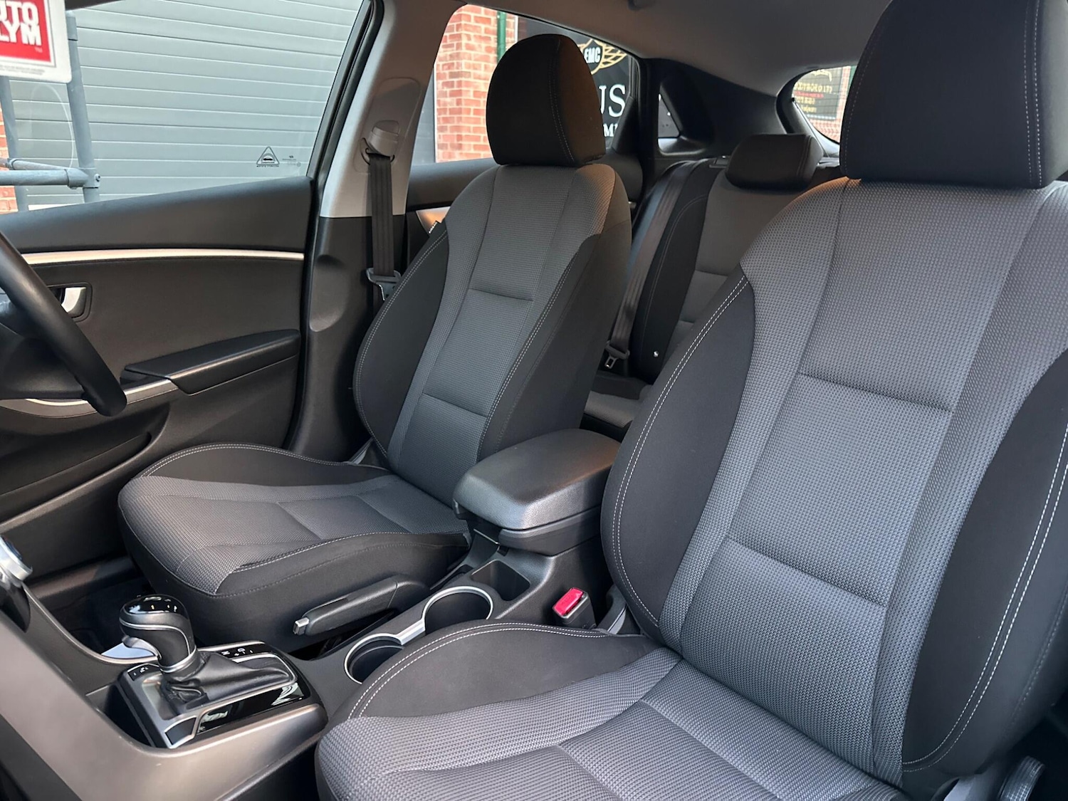 Used Hyundai i30 2015 for sale - 76899477: Photo 40