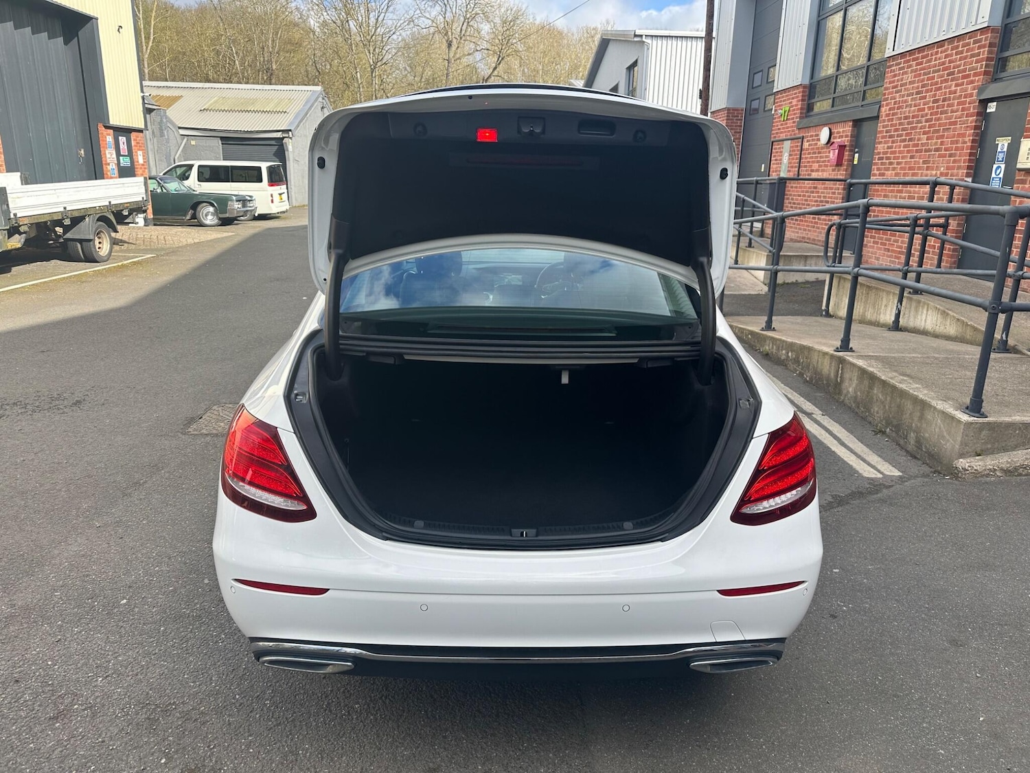 Used Mercedes-Benz E Class for sale - 78057817: Photo 32