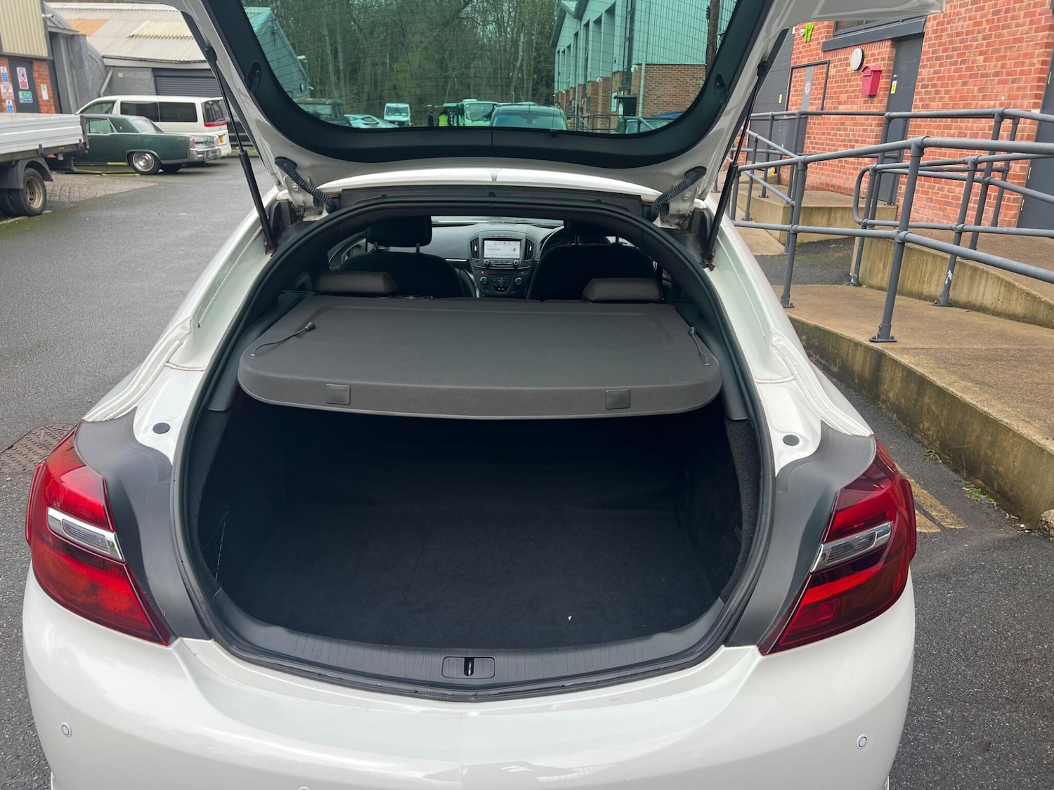 Used Vauxhall Insignia 2017 for sale - 77040632: Photo 20