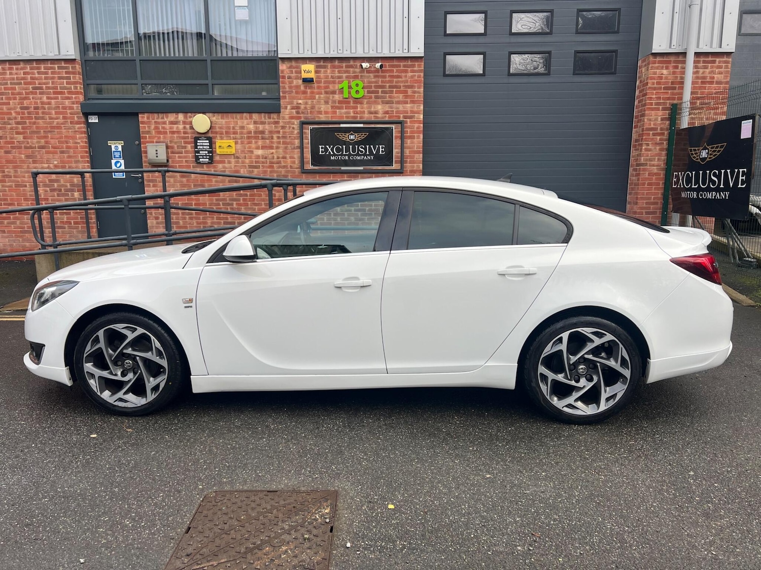 Used Vauxhall Insignia 2017 for sale - 77040632: Photo 5