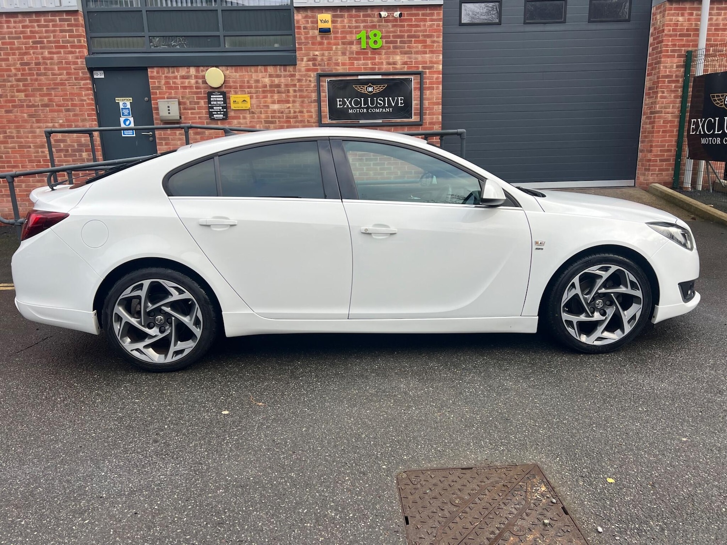 Used Vauxhall Insignia 2017 for sale - 77040632: Photo 8
