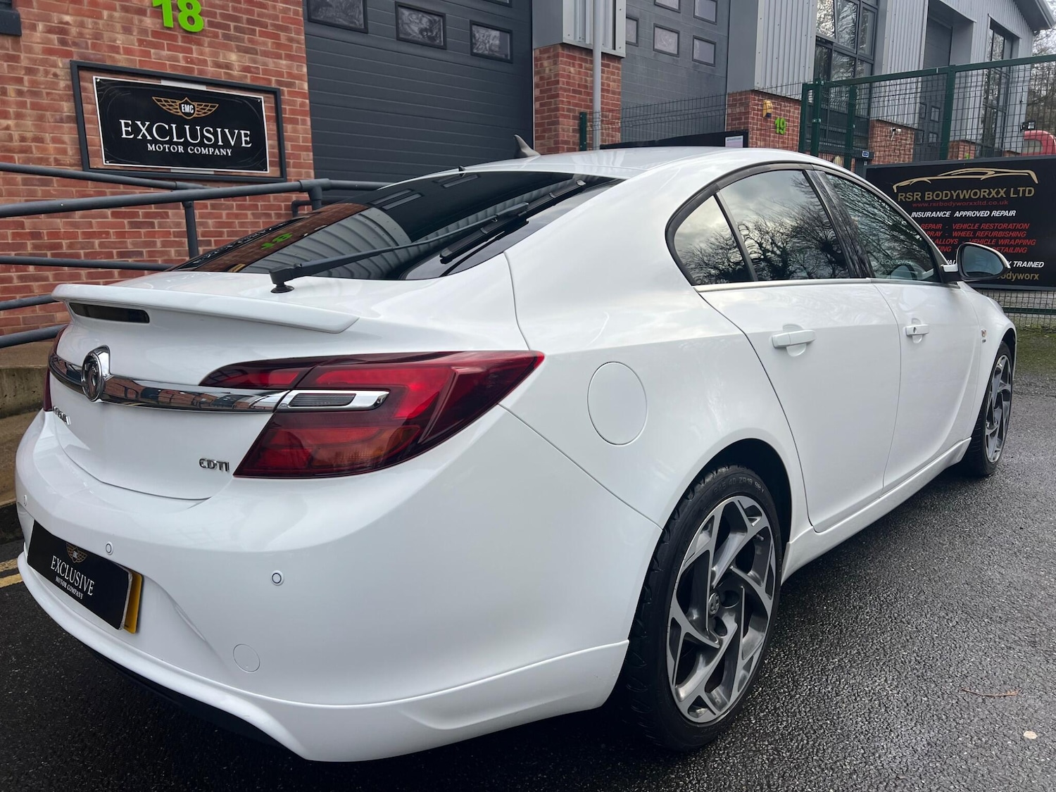 Used Vauxhall Insignia 2017 for sale - 77040632: Photo 9