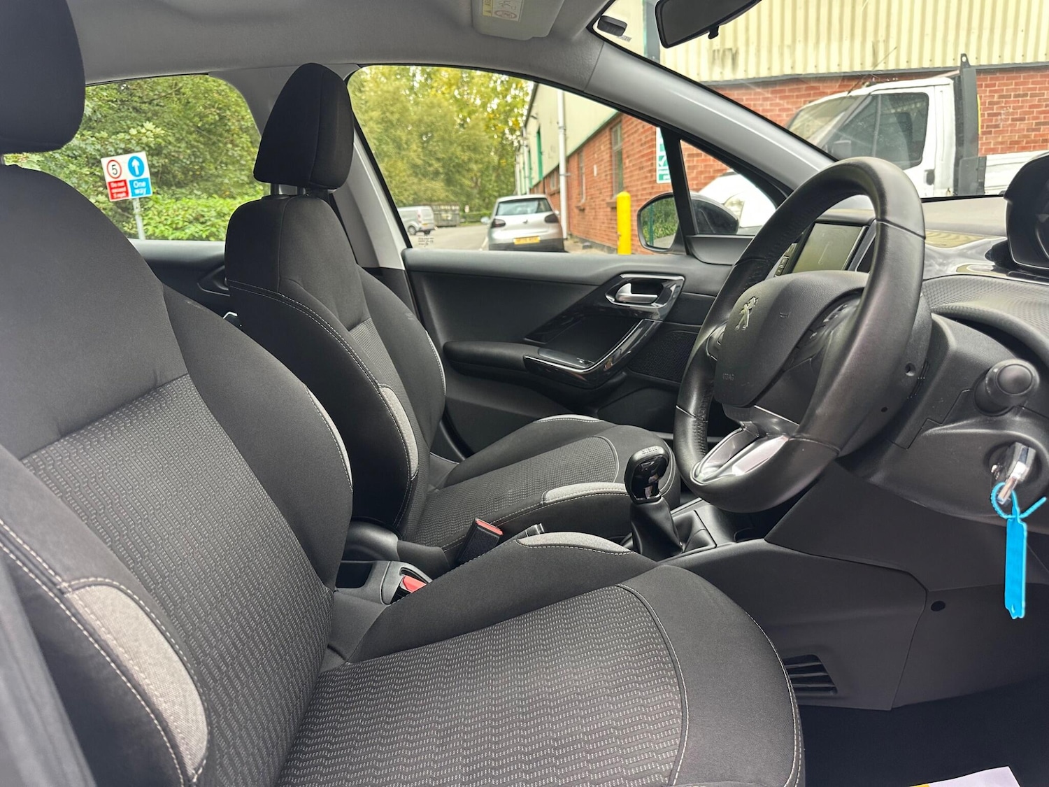 Used Peugeot 208 2016 for sale - 76094761: Photo 16