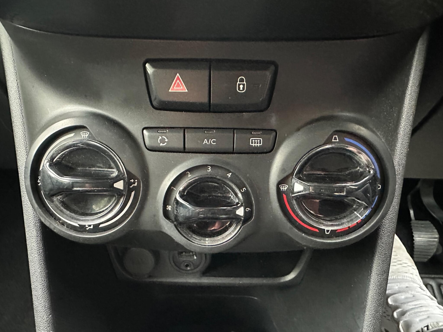 Used Peugeot 208 2016 for sale - 76094761: Photo 33