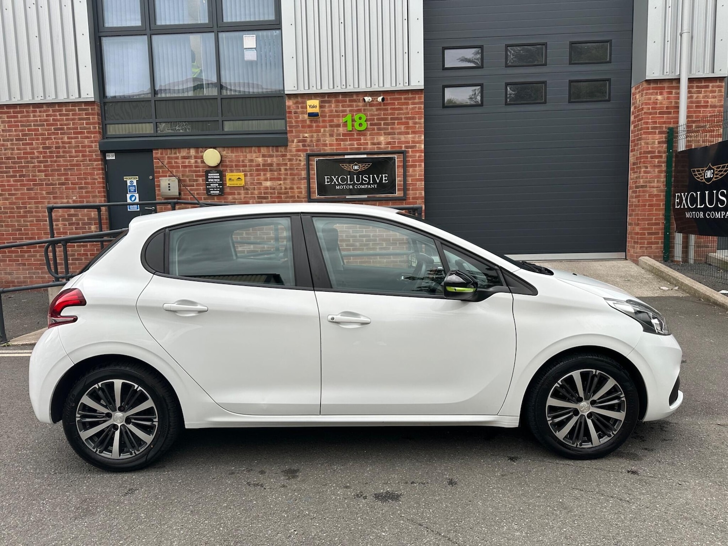 Used Peugeot 208 2016 for sale - 76094761: Photo 4
