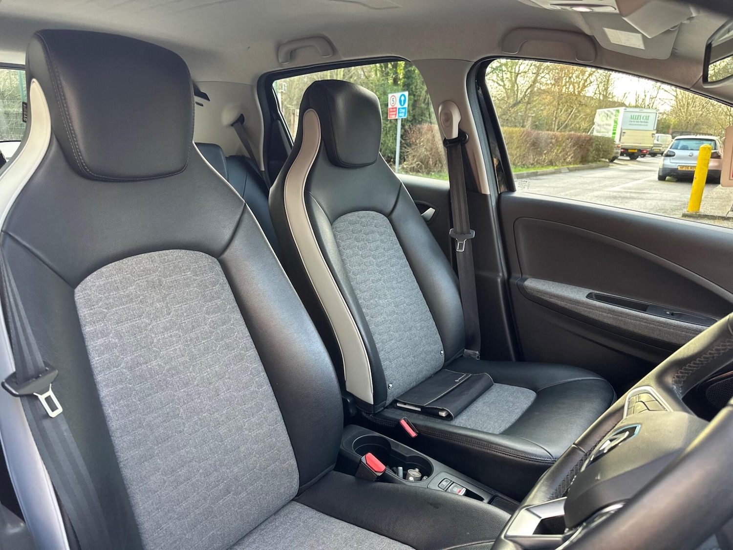 Used Renault Zoe 2020 for sale - 77376492: Photo 16