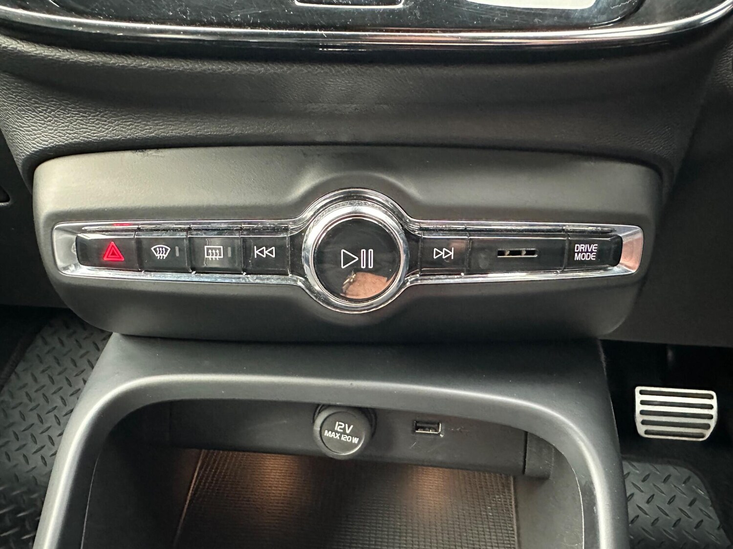 Used Volvo XC40 2019 for sale - 76151958: Photo 32