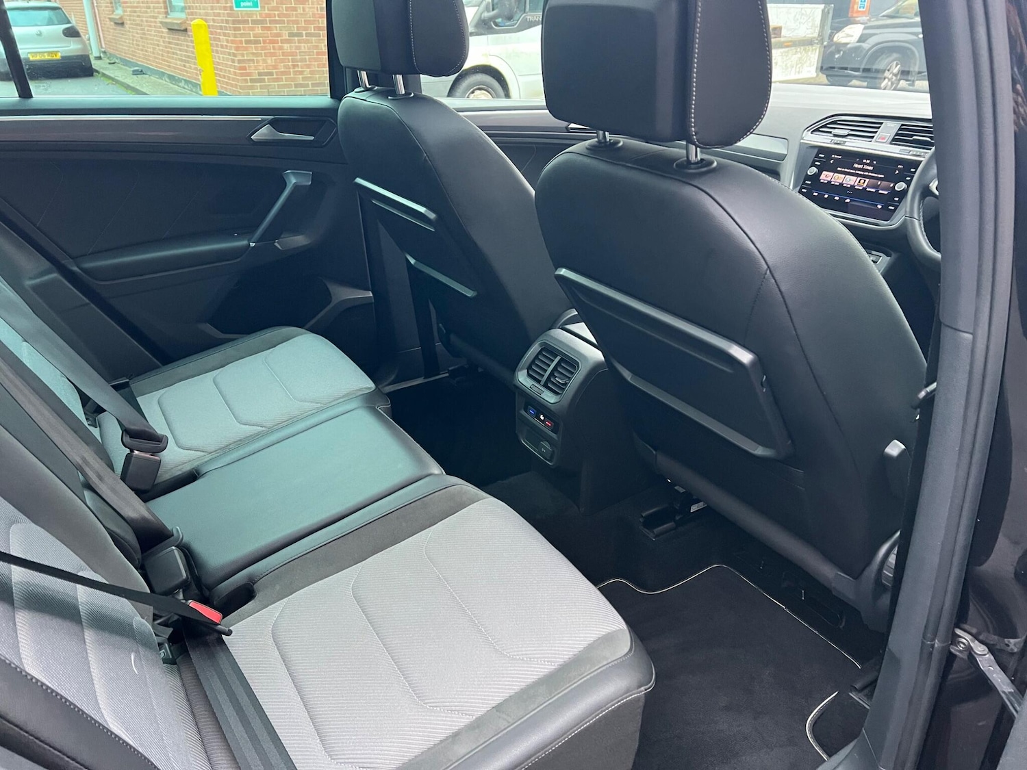 Used Volkswagen Tiguan 2017 for sale - 76689327: Photo 11