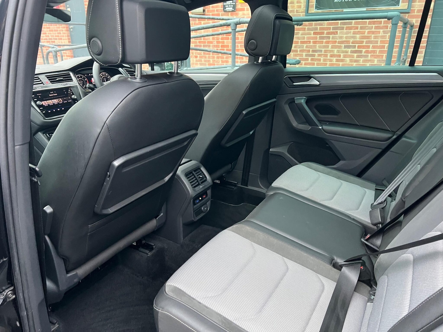 Used Volkswagen Tiguan 2017 for sale - 76689327: Photo 13