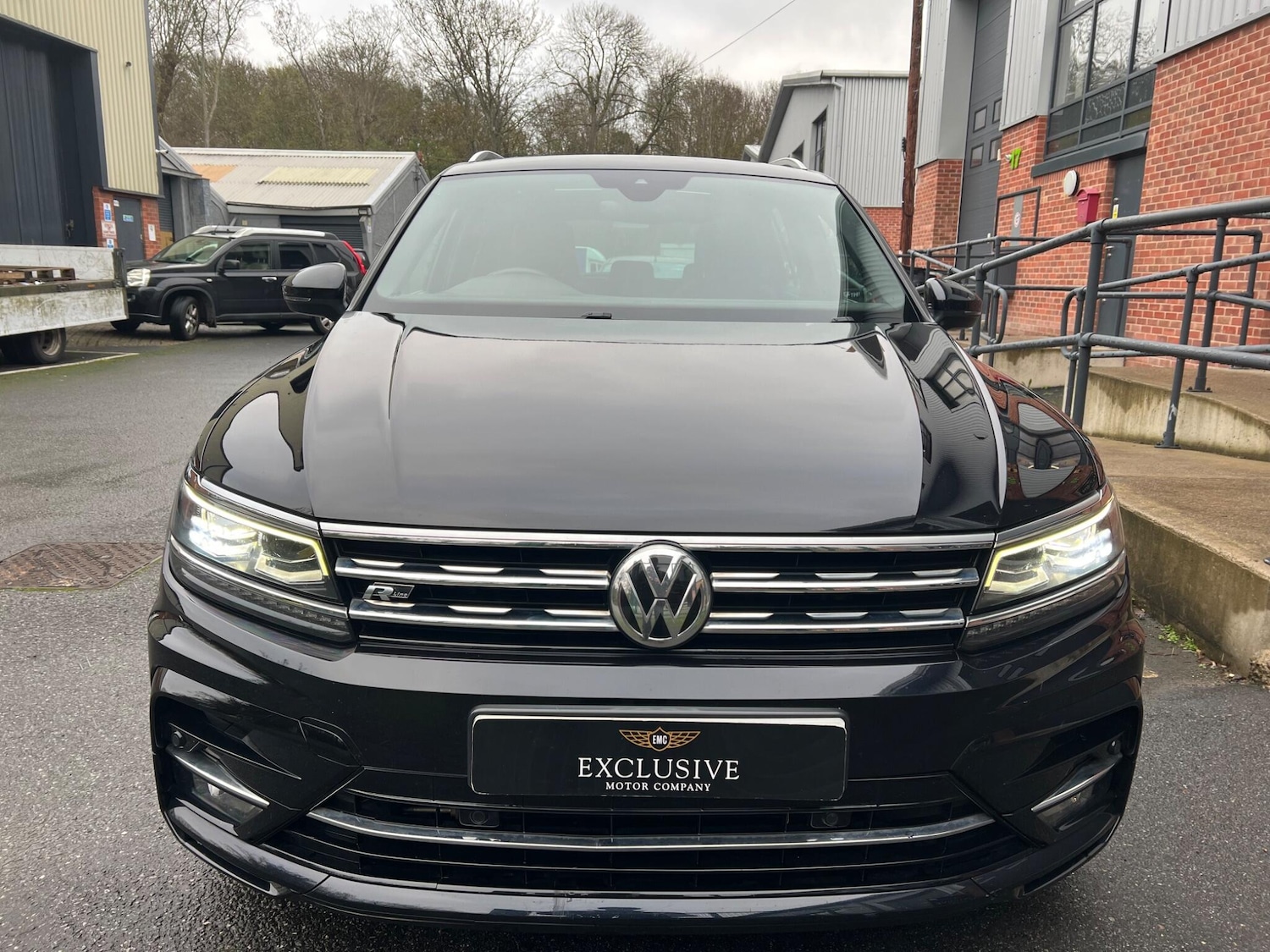 Used Volkswagen Tiguan 2017 for sale - 76689327: Photo 2