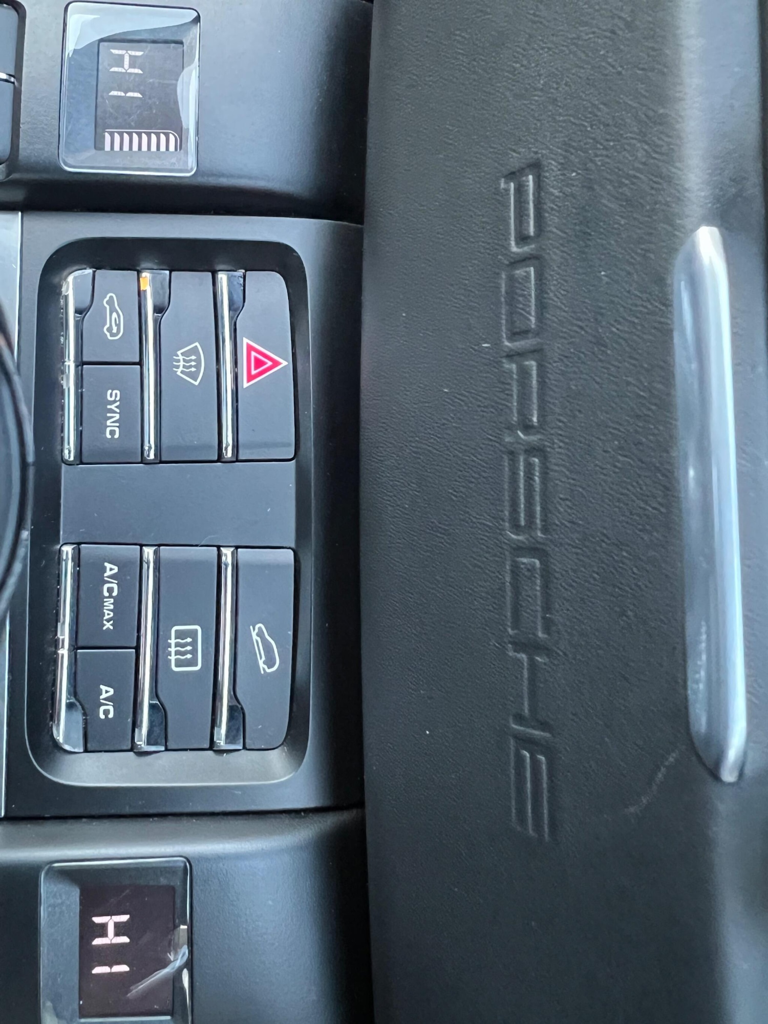 Used Porsche Macan 2015 for sale - 77016167: Photo 30