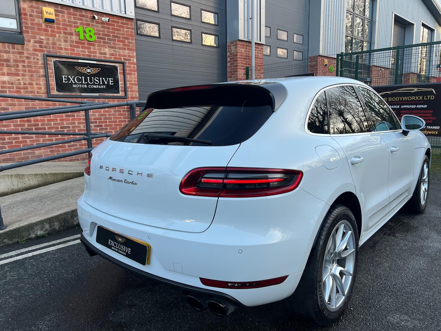 Used Porsche Macan 2015 for sale - 77016167: Photo 4