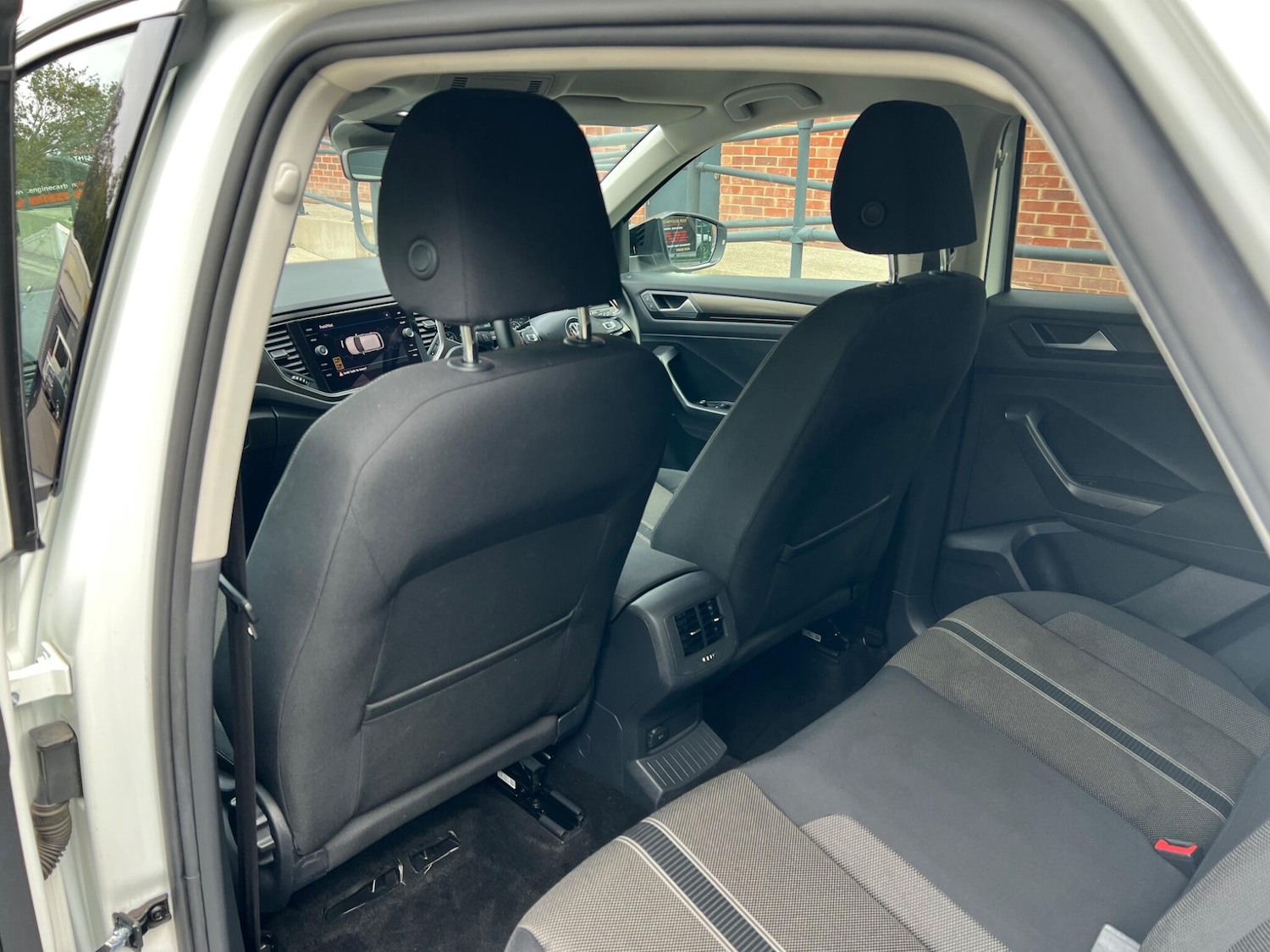 Used Volkswagen T-Roc 2018 for sale - 76151174: Photo 24