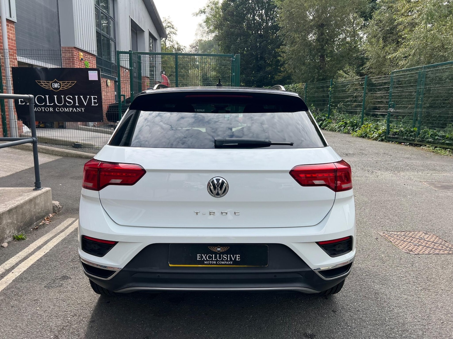 Used Volkswagen T-Roc 2018 for sale - 76151174: Photo 3