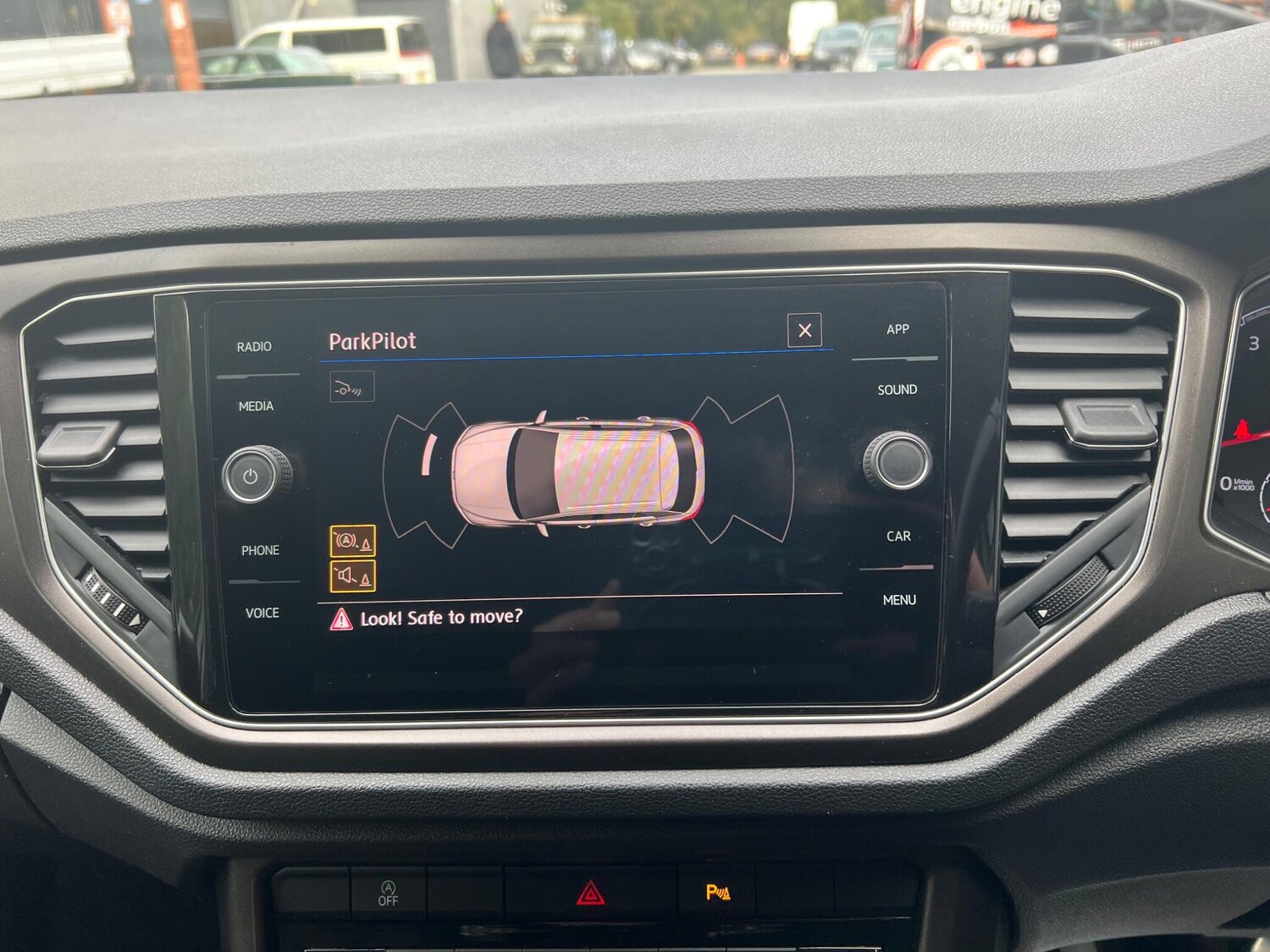 Used Volkswagen T-Roc 2018 for sale - 76151174: Photo 31