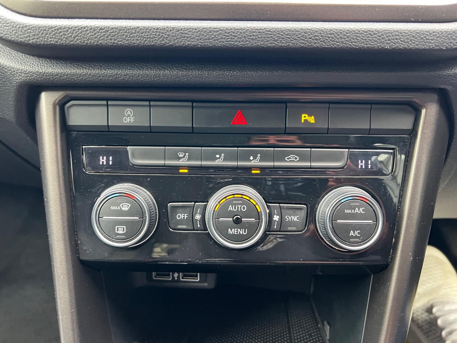 Used Volkswagen T-Roc 2018 for sale - 76151174: Photo 37