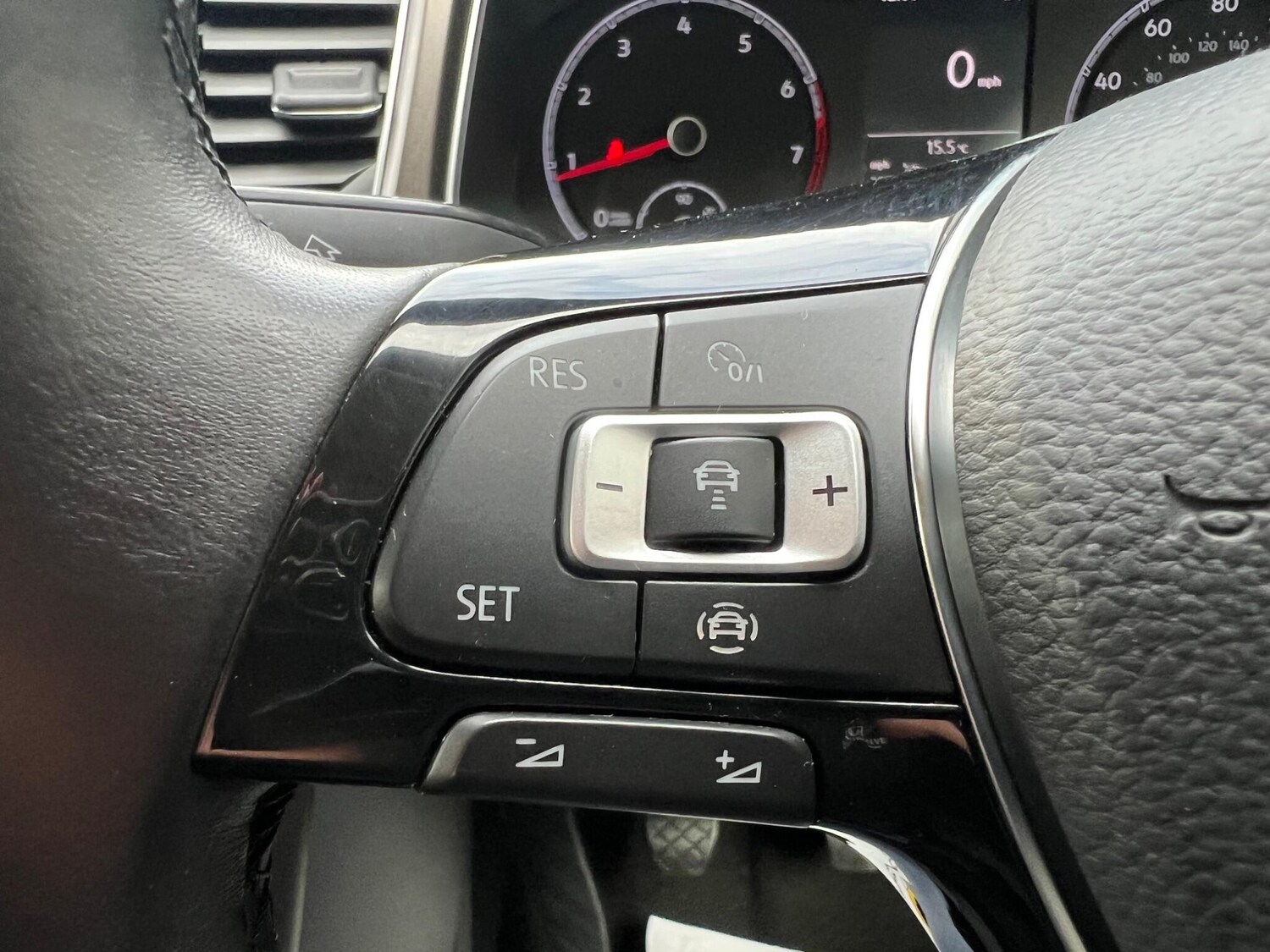 Used Volkswagen T-Roc 2018 for sale - 76151174: Photo 39