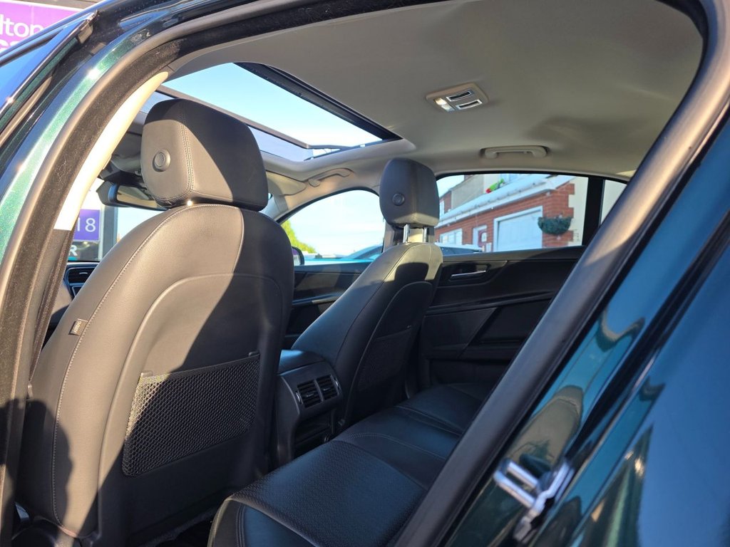 Used Jaguar XE 2015 for sale - 77133177: Photo 24