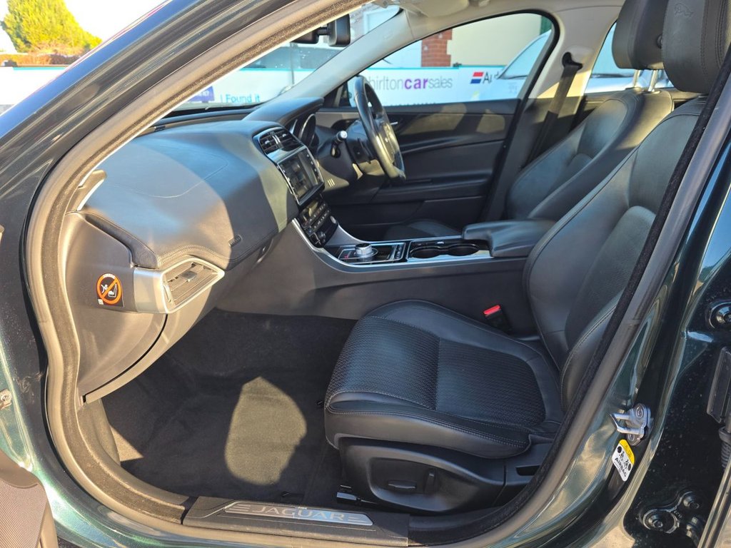 Used Jaguar XE 2015 for sale - 77133177: Photo 26