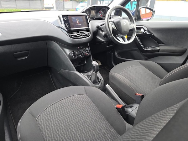 Used Peugeot 208 2017 for sale - 76223421: Photo 25