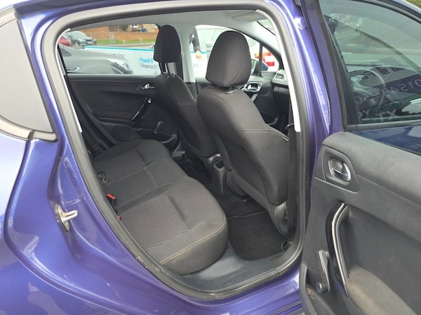 Used Peugeot 208 2017 for sale - 76223421: Photo 30
