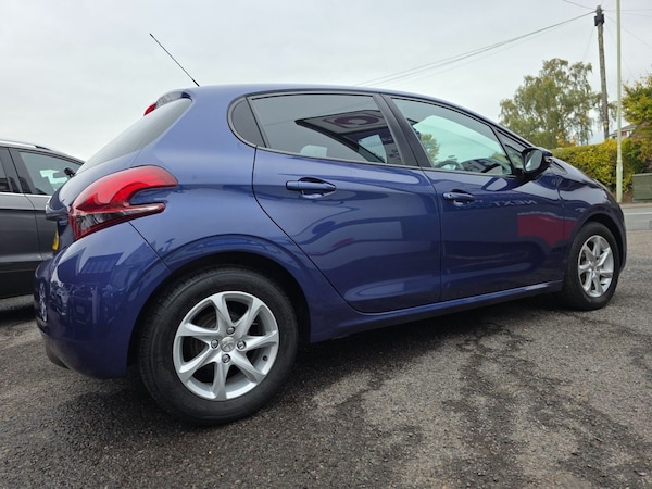 Used Peugeot 208 2017 for sale - 76223421: Photo 6